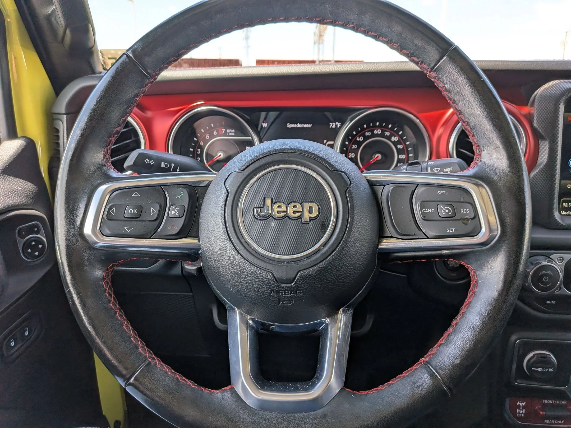 Used 2022 High Velocity Clearcoat Jeep Unlimited Rubicon image 15