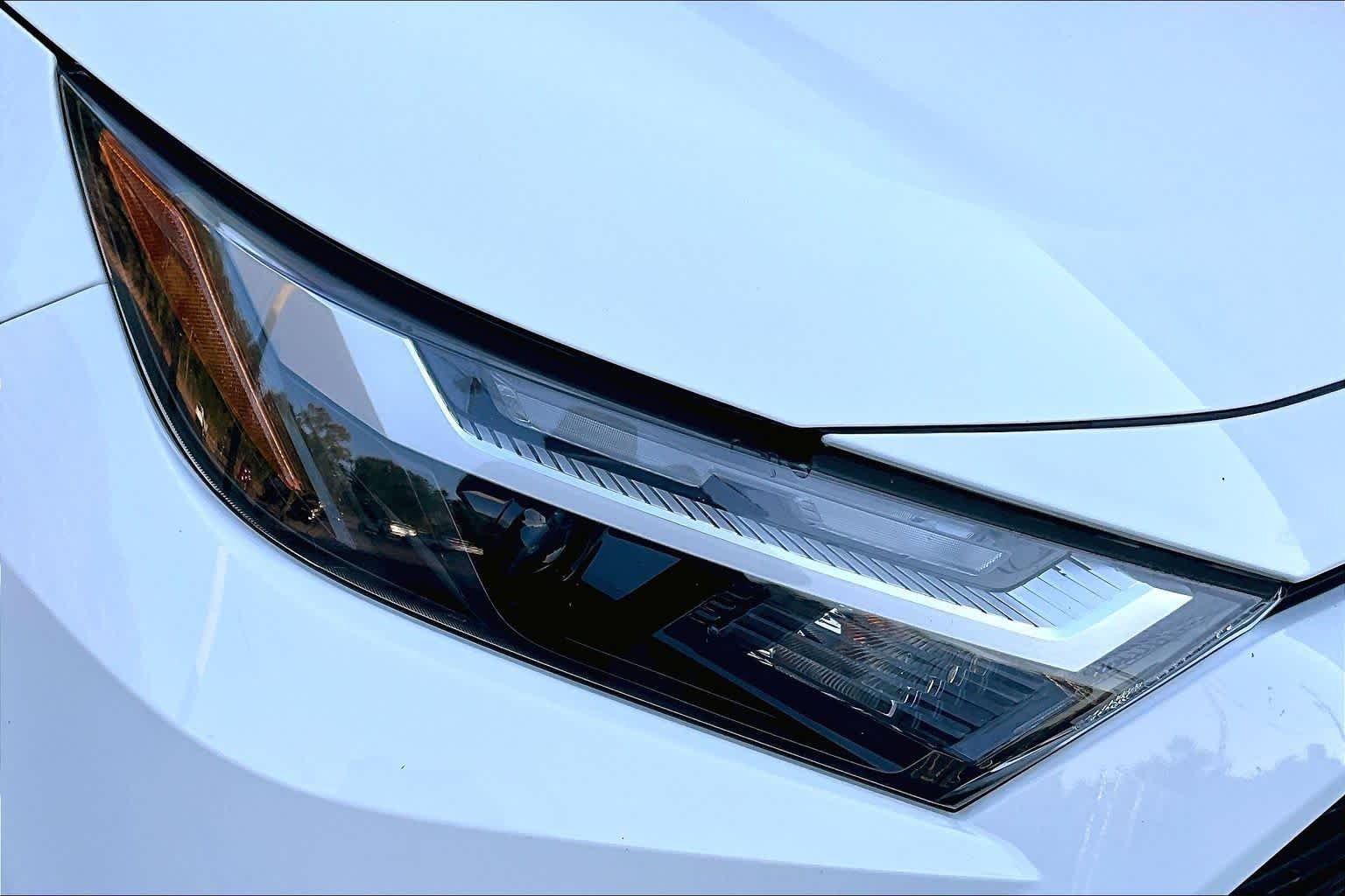 Used 2023 Ice Cap Toyota LE image 28