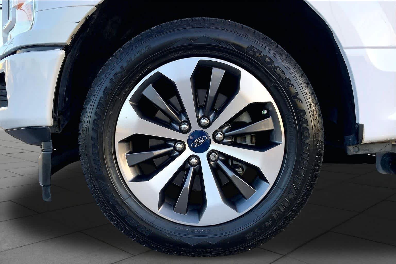 Used 2019 Oxford White Ford XL image 11
