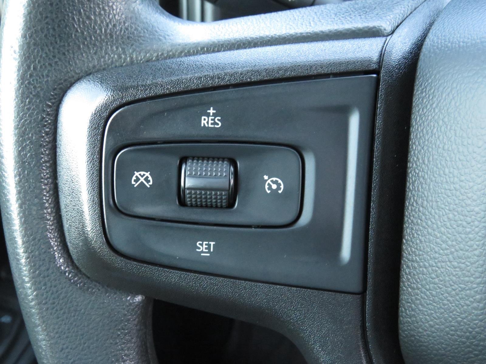 Used 2021 Silver Ice Metallic Chevrolet Custom image 34