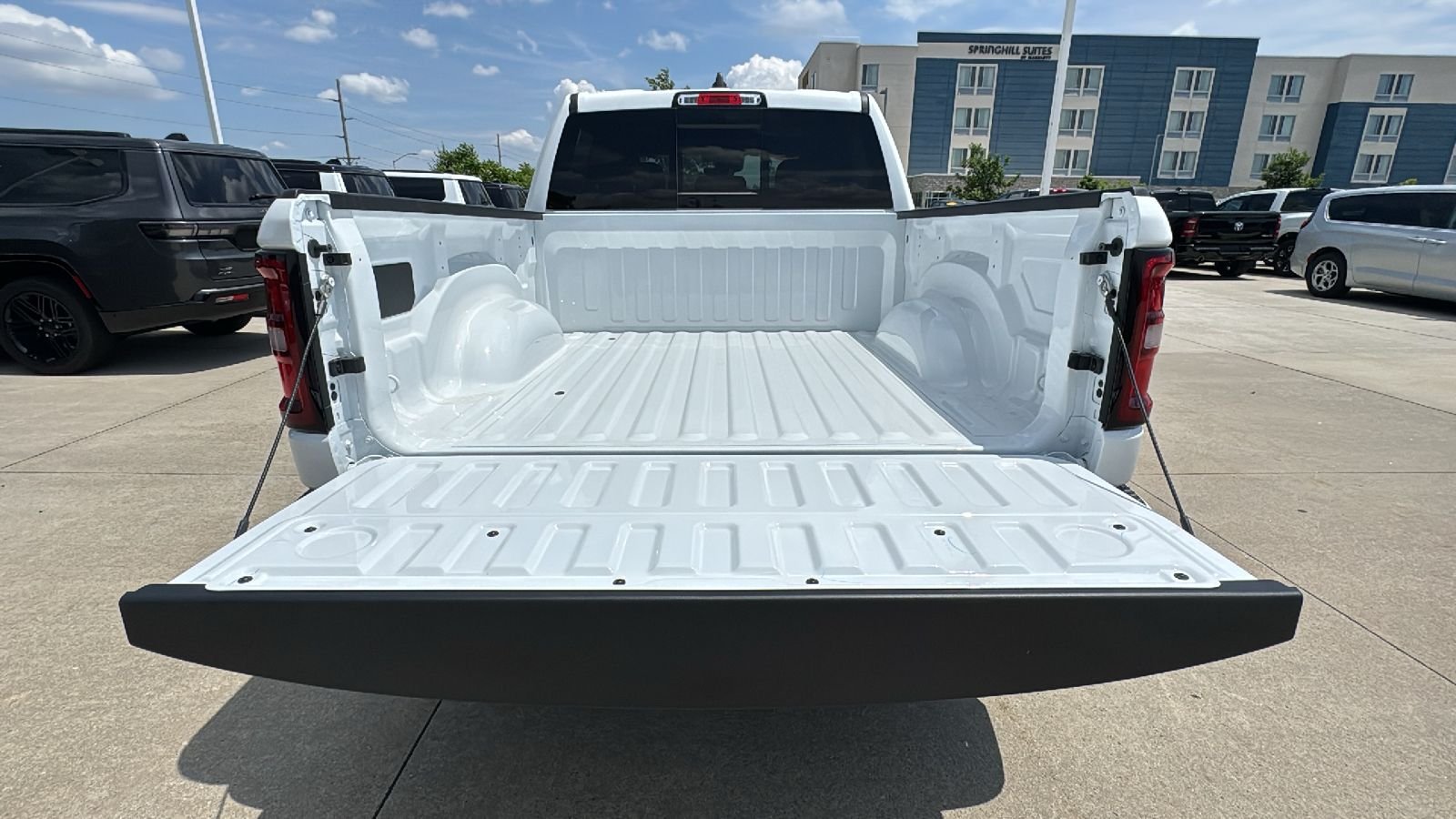 New 2026 Bright White Clearcoat RAM Big Horn/Lone Star image 15