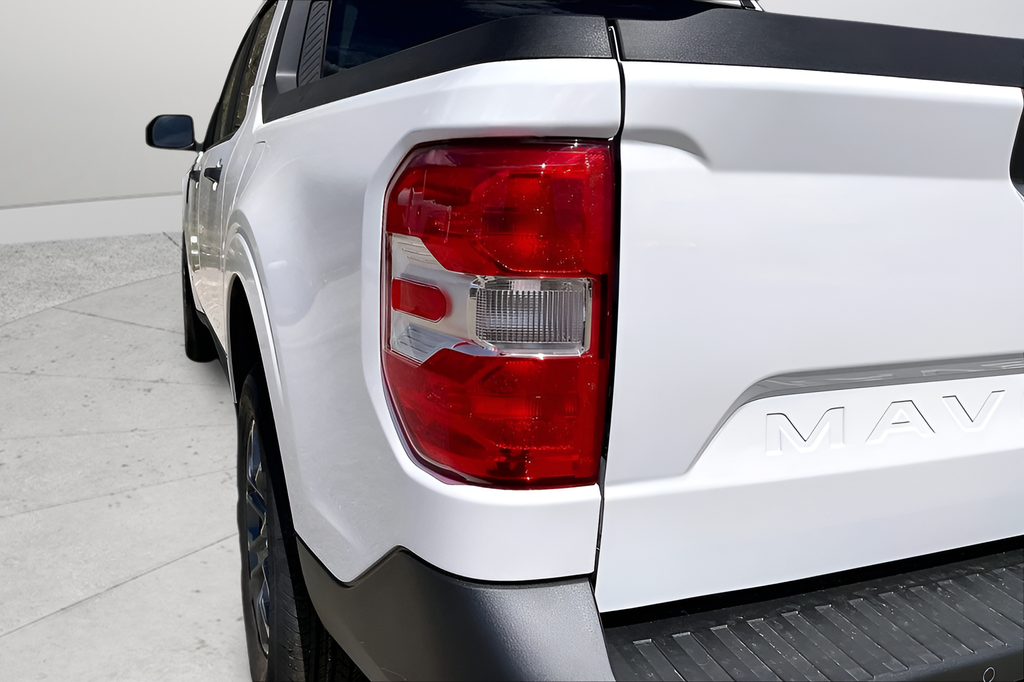 New 2026 Oxford White Ford XLT image 19