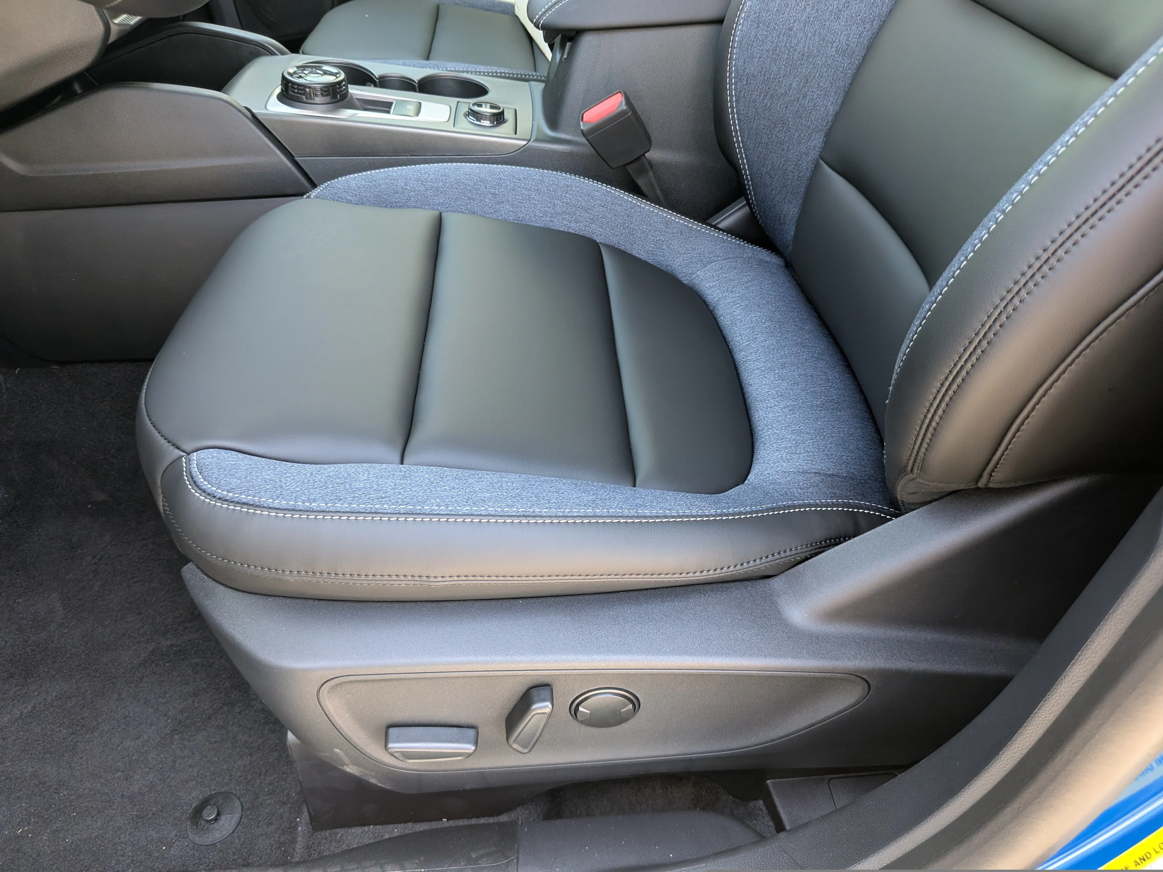 New 2026 Velocity Blue Metallic Ford Outer Banks® image 20