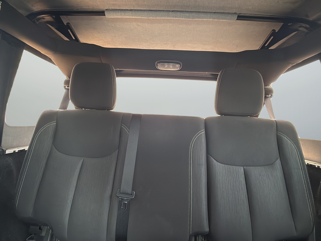 Used 2017 White Jeep Unlimited Sahara image 28