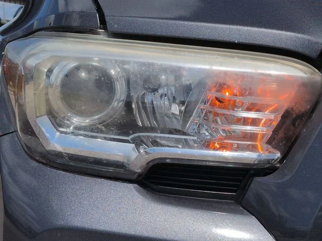 Used 2018 Gray Toyota SR5 image 10