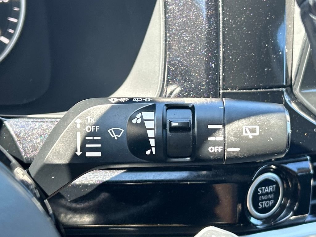 Used 2022 Blue Nissan SL image 33