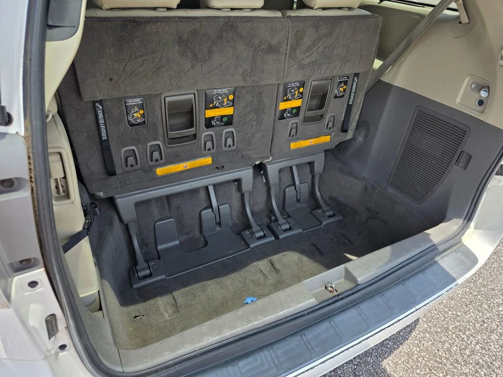 Used 2011  Toyota XLE AAS image 34