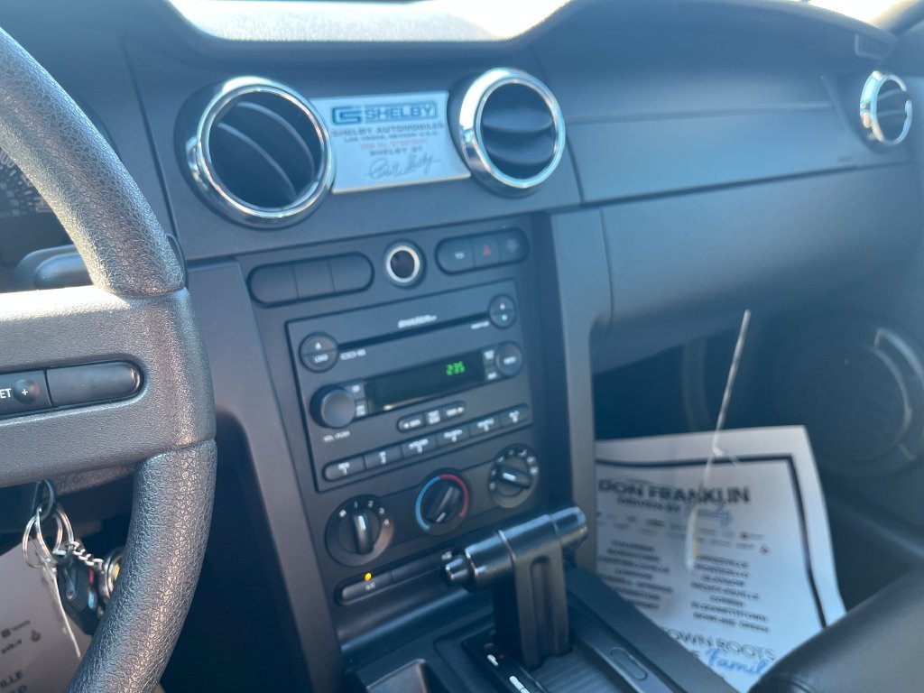 Used 2007 White Ford  image 17