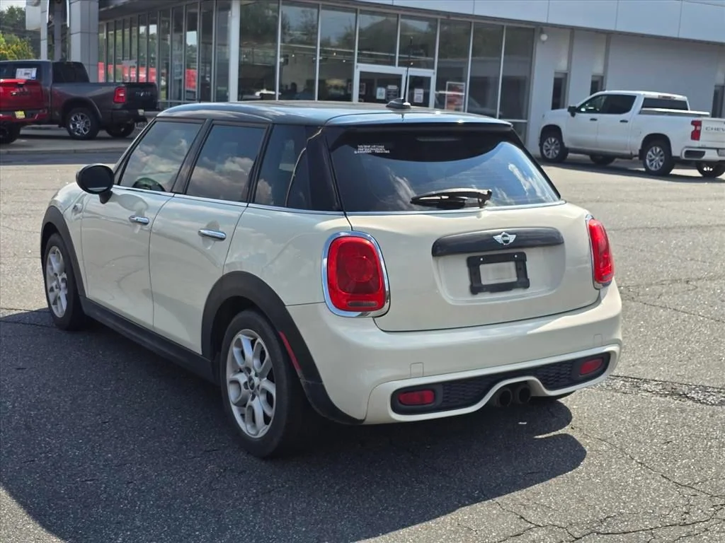 Used 2016 White MINI Base image 12