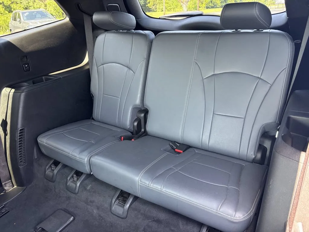 Used 2022 Includes Pitch Dark Night lower exterior accent color.) Buick Premium image 17