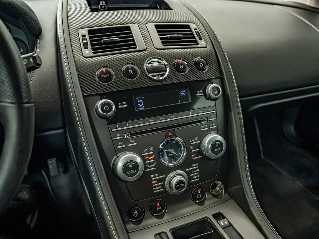 Used 2015 Skyfall Silver Aston Martin  image 31