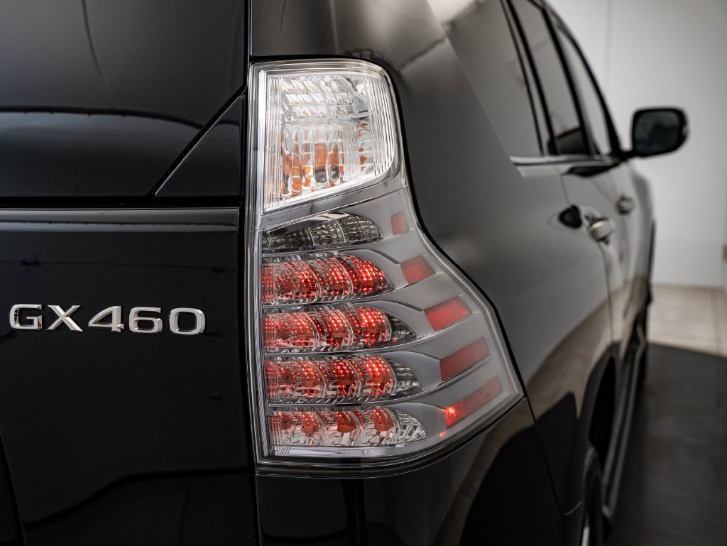 Used 2021 Black Lexus 460 image 9