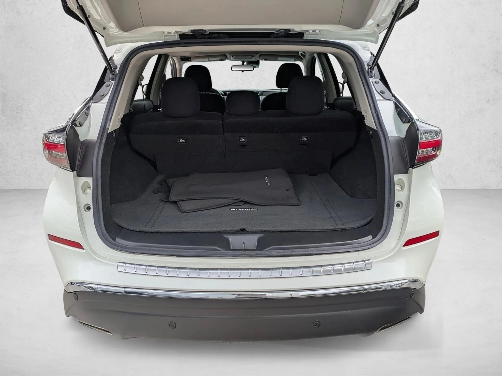 Used 2020 Pearl White Tricoat Nissan S image 6