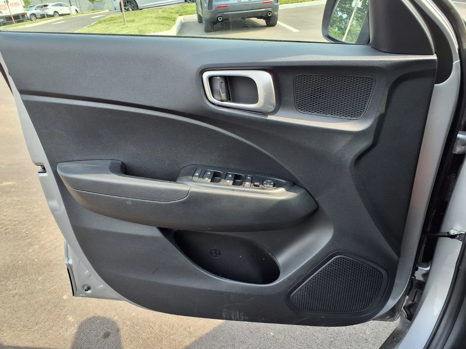 Used 2025 Shimmering Silver Hyundai SEL image 18
