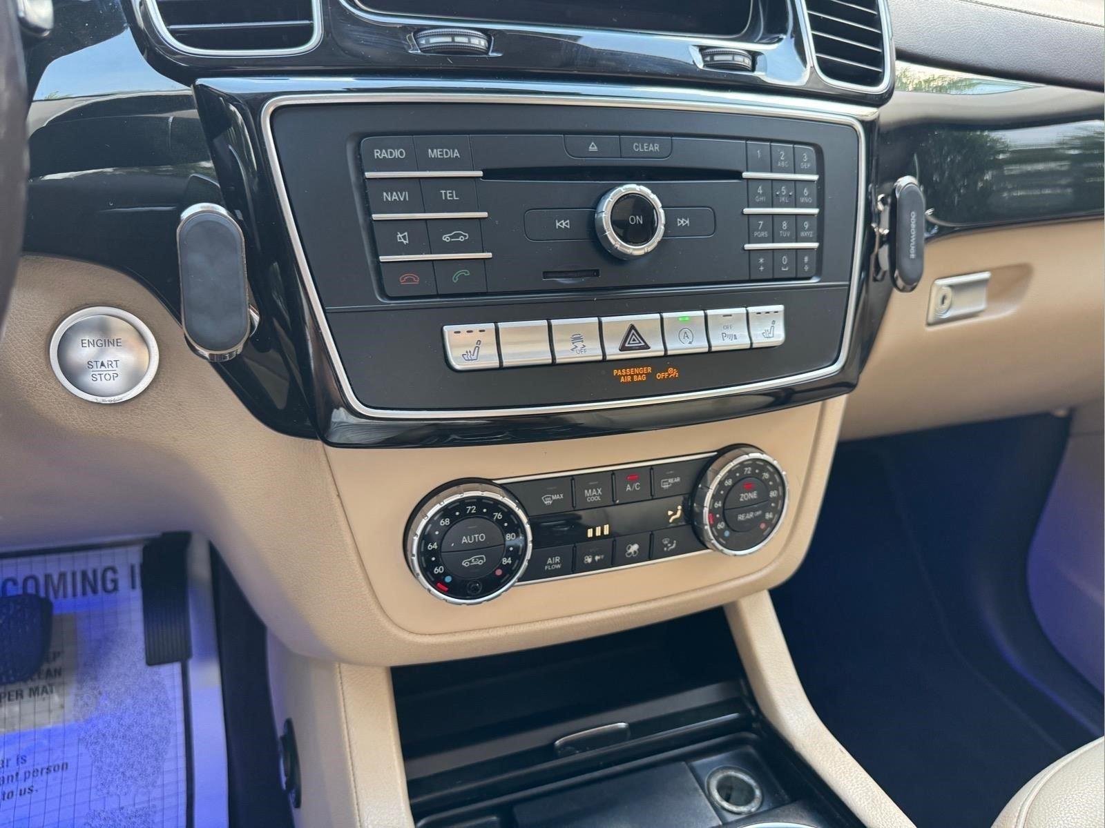 Used 2017  MERCEDES-BENZ TRUCK  image 27