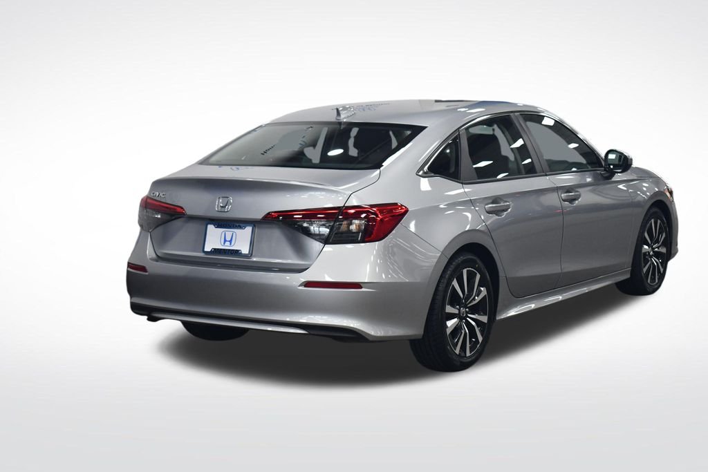 Certified Used 2023 Lunar Silver Metallic Honda EX image 7