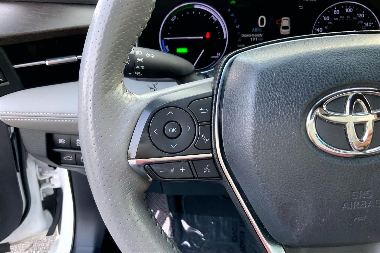Used 2020 Wind Chill Pearl Toyota Hybrid Limited image 23