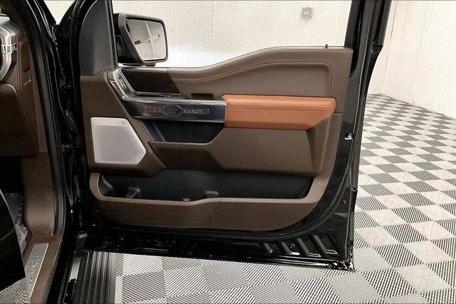 Used 2025 Agate Black Metallic Ford King Ranch image 23