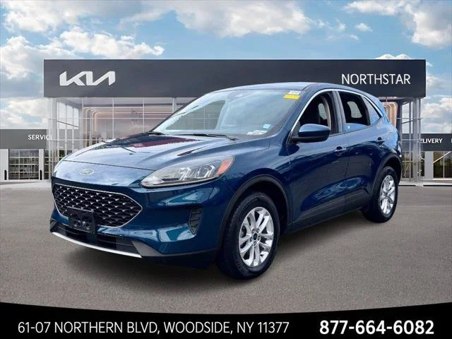 Used 2020 Green Ford SE image 1
