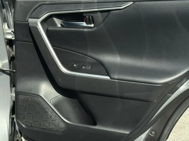2020 Toyota RAV4 Limited - Photo 39