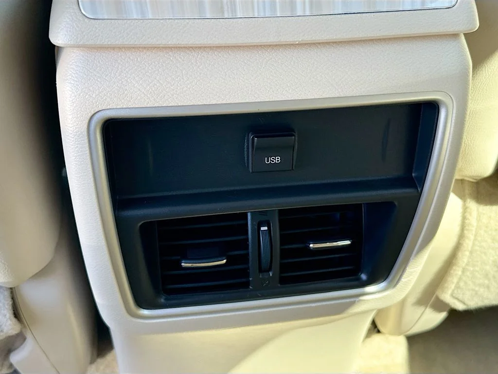 Used 2015 Arctic Blue Metallic Nissan SL image 21
