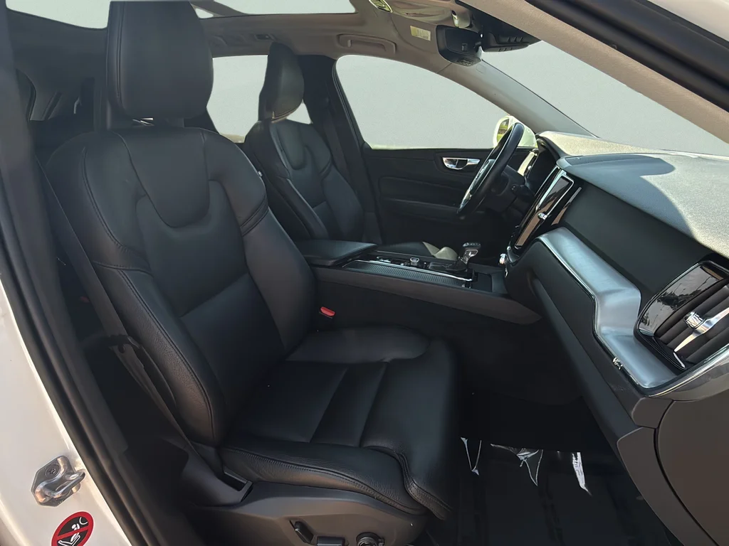 Used 2019 Crystal White Pearl Volvo T5 Momentum image 19