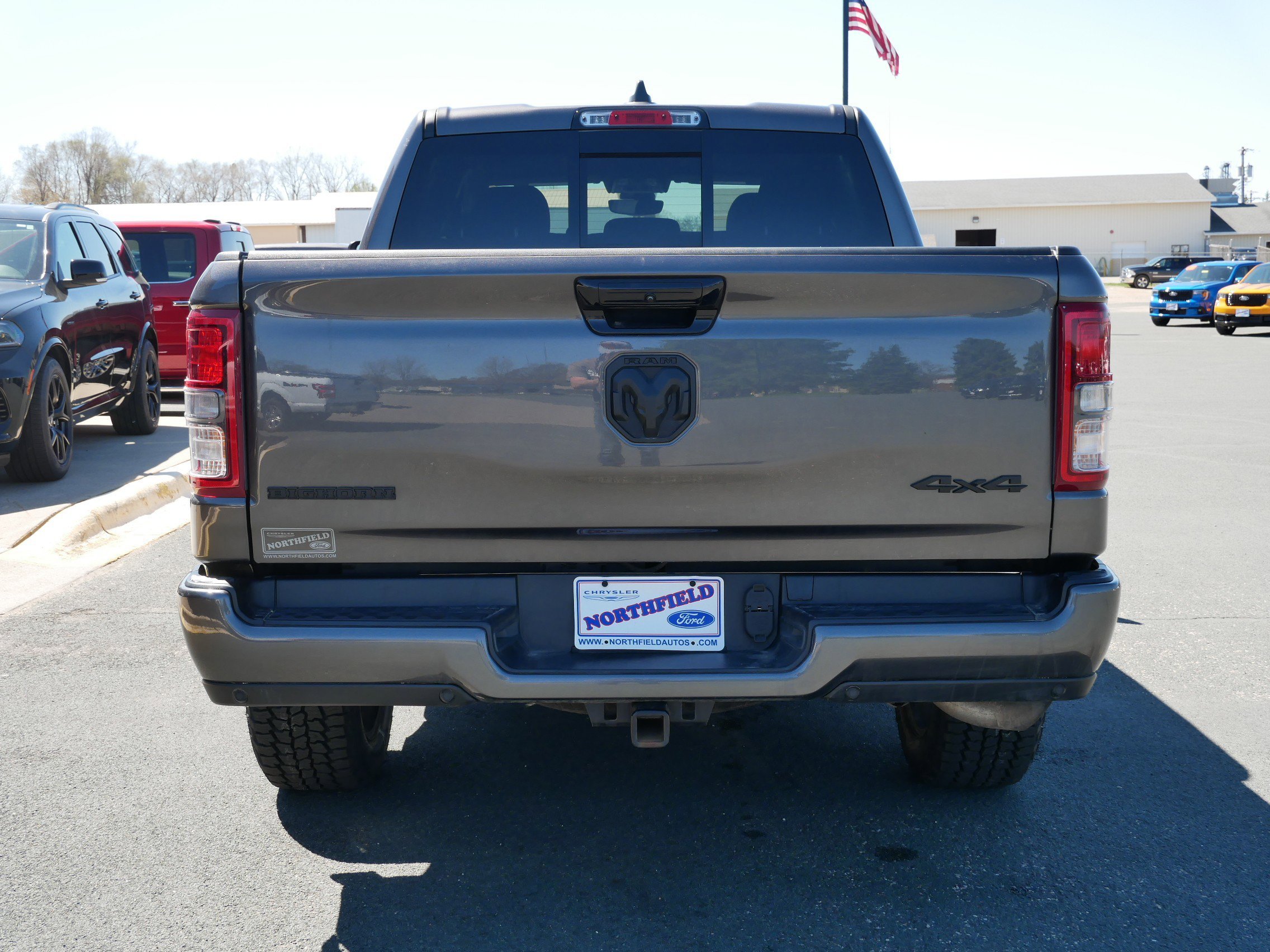 View vehicle photo 7
