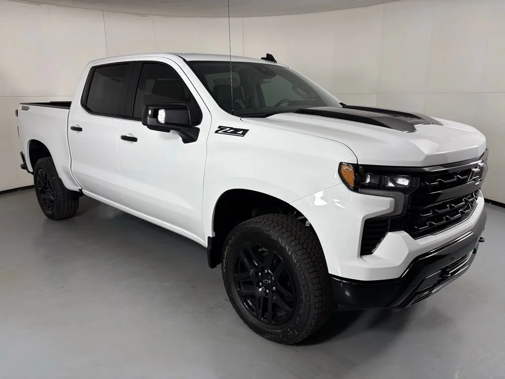 New 2026 Summit White Chevrolet LT Trail Boss image 2