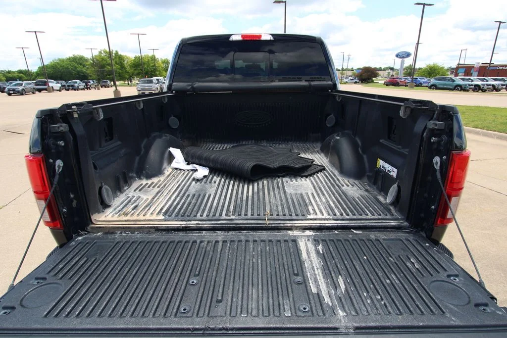 Used 2020  Ford Lariat image 15