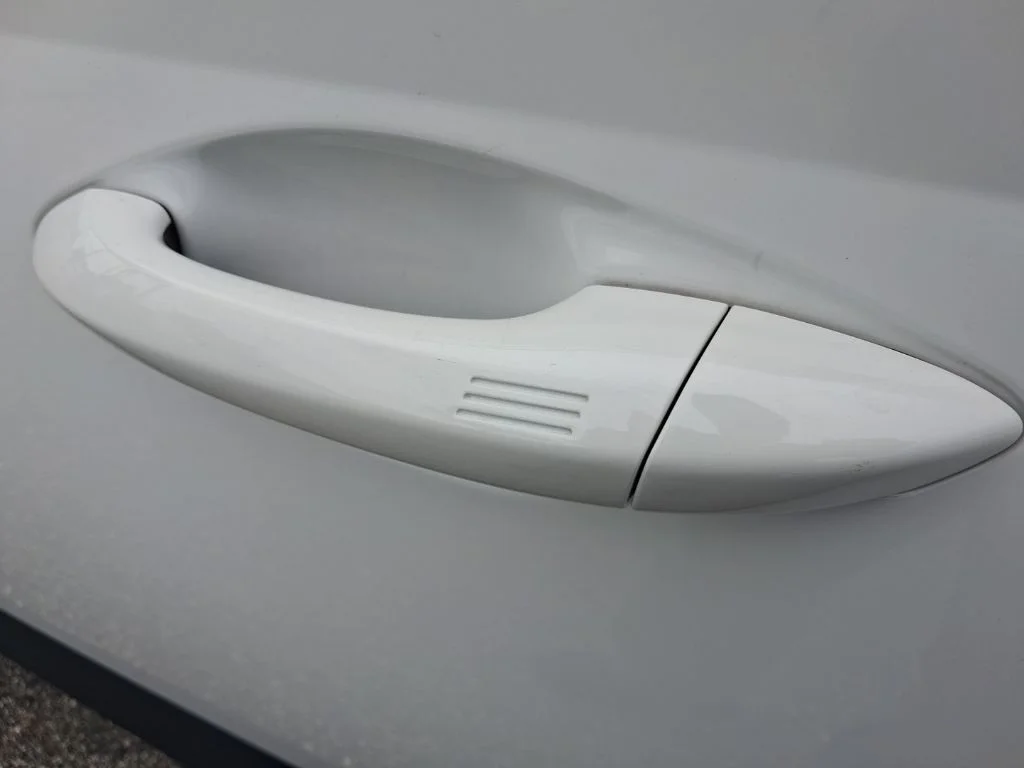 Used 2025 White Hyundai SEL image 17