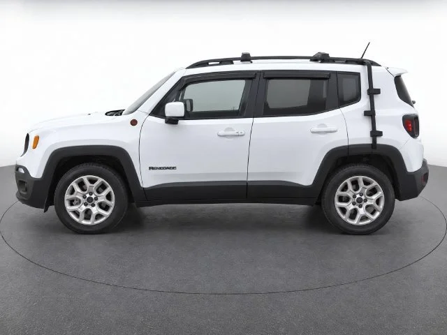 Used 2015 Alpine White Jeep Latitude image 7