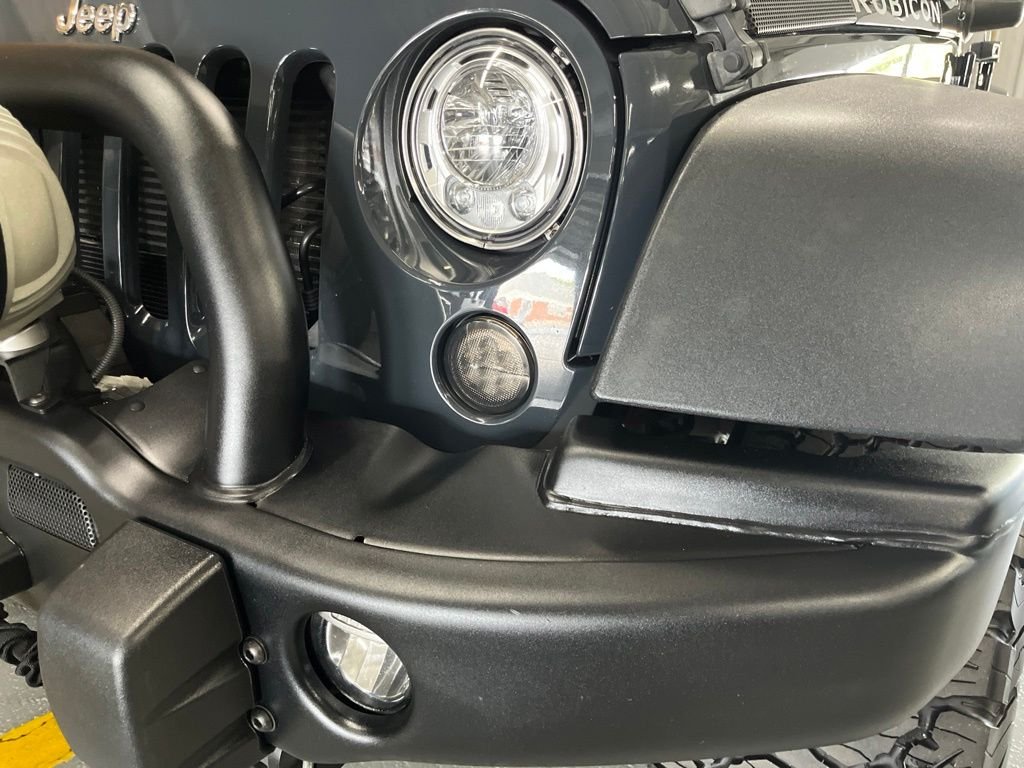 Used 2017 Rhino Clearcoat Jeep Unlimited Rubicon image 12