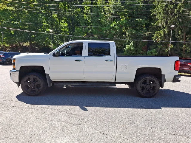Used 2016 White Chevrolet LTZ image 5