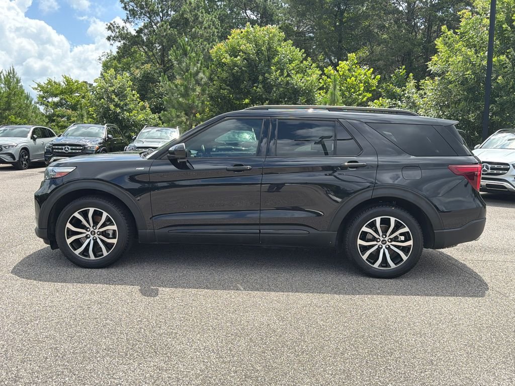 Used 2022 Agate Black Metallic Ford ST-Line image 7