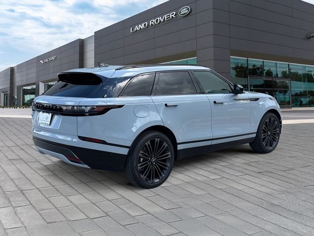New 2026 Arroios Grey Land Rover P250 Base image 5