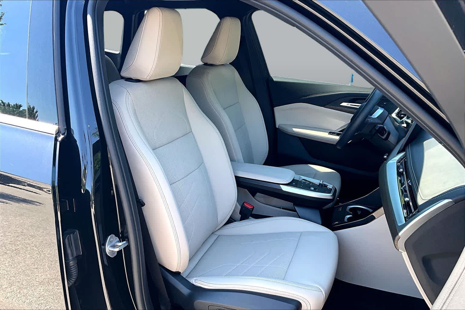 Certified Used 2025 Black Sapphire Metallic BMW xDrive28i image 8
