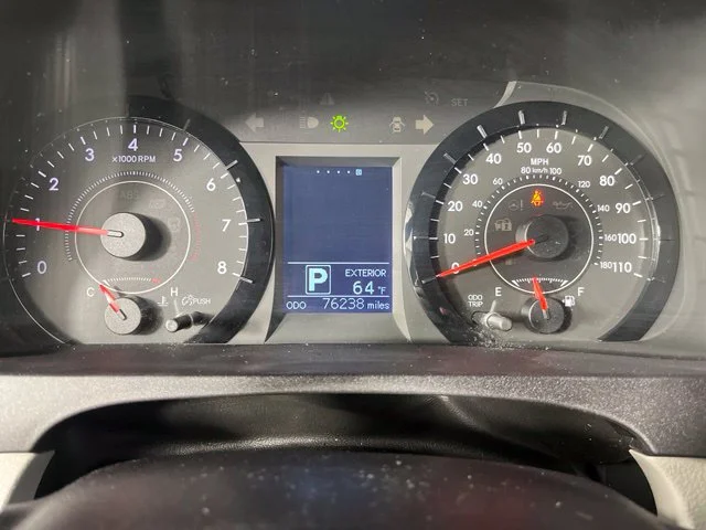 Used 2015 Silver Toyota LE image 24