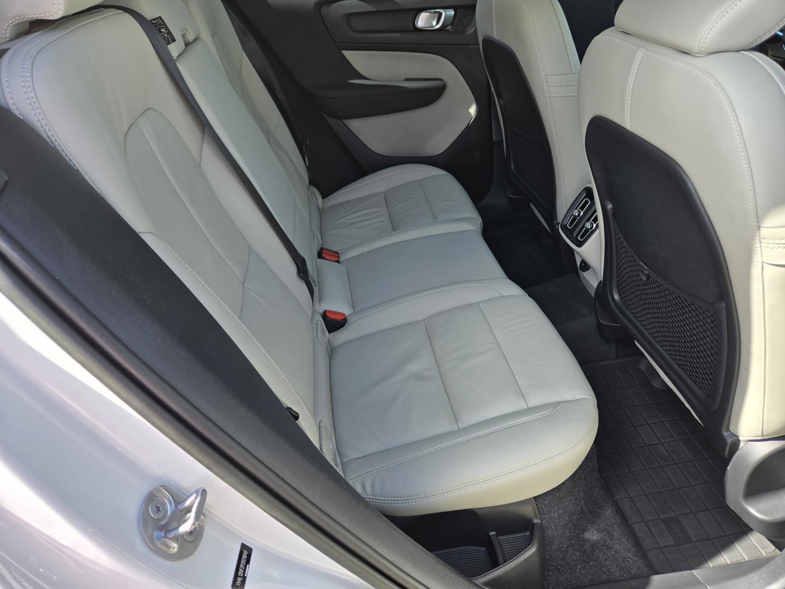 Used 2023 Crystal White Volvo Ultimate Bright Theme image 38