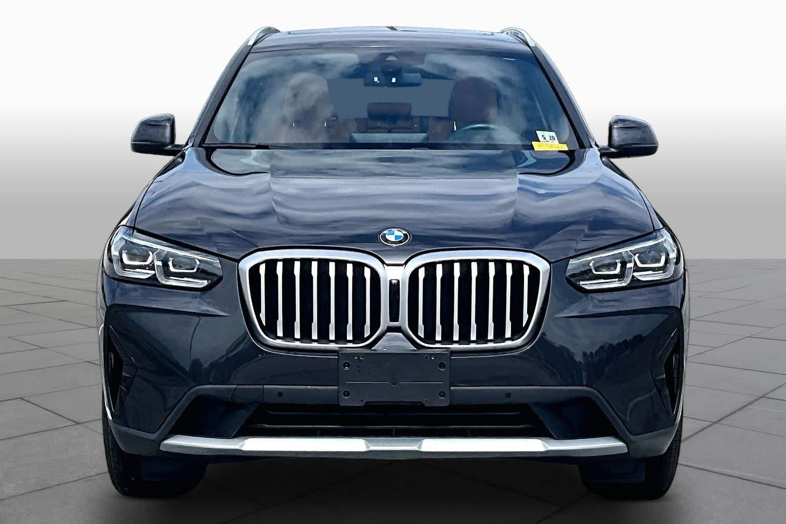 Used 2023 Dark Graphite Metallic BMW xDrive30i image 4