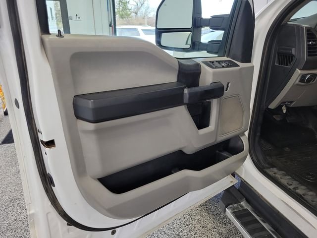 Used 2021 White Ford XL image 6