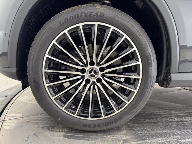 New 2026 Graphite Gray Metallic Mercedes-Benz GLC 300 image 11