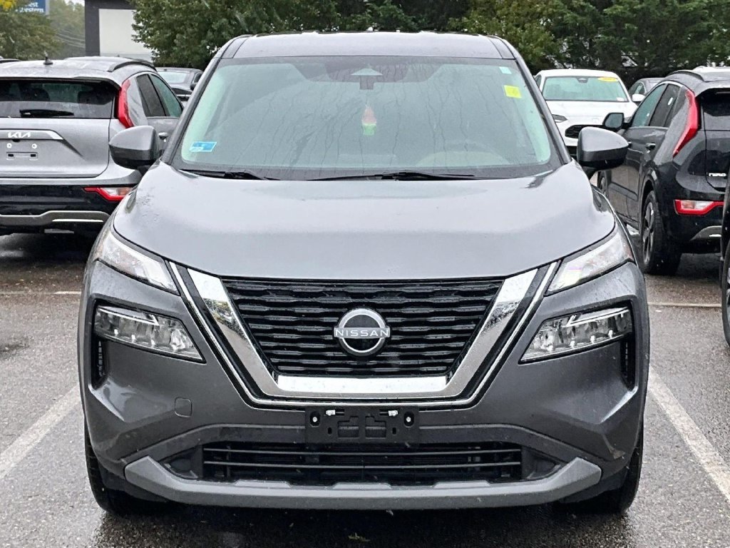 Used 2023 Gray Nissan SV image 2
