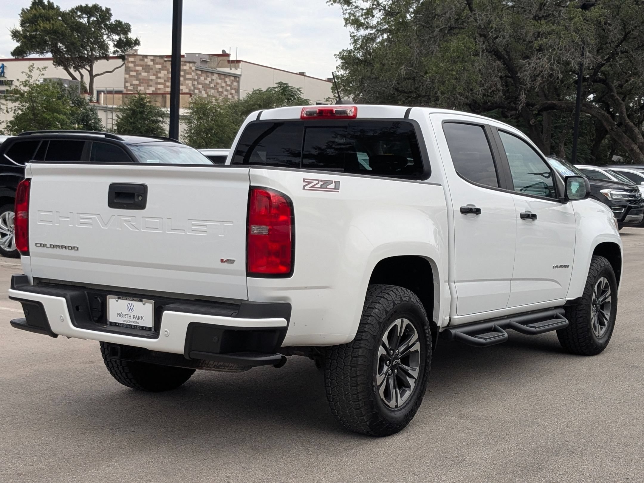 Used 2021 Summit White Chevrolet 2WD Z71 image 3