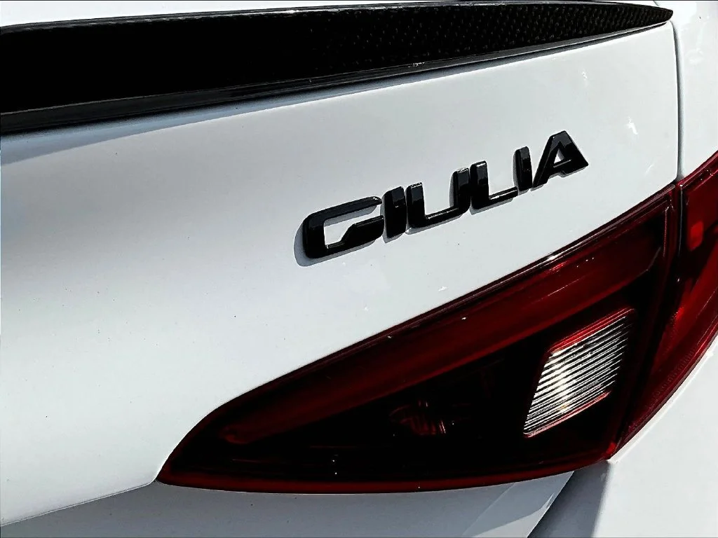 Used 2020 Alfa White Alfa Romeo Base image 25