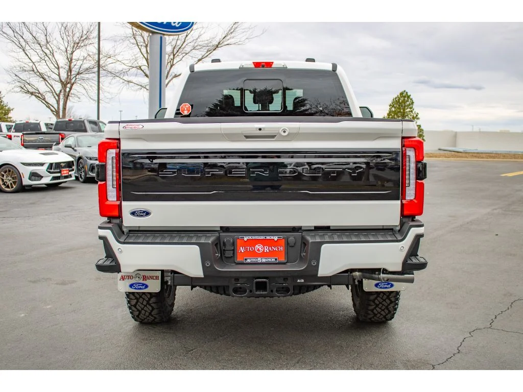 2026 Ford F-350 Super Duty Platinum - Photo 6