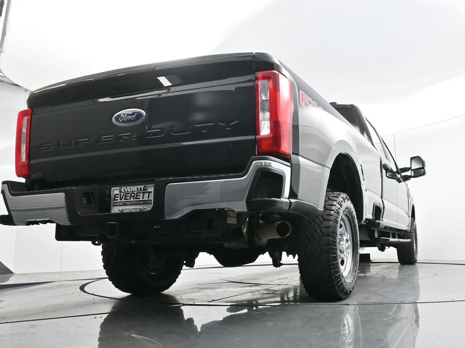 Used 2024 Black Ford XL image 44
