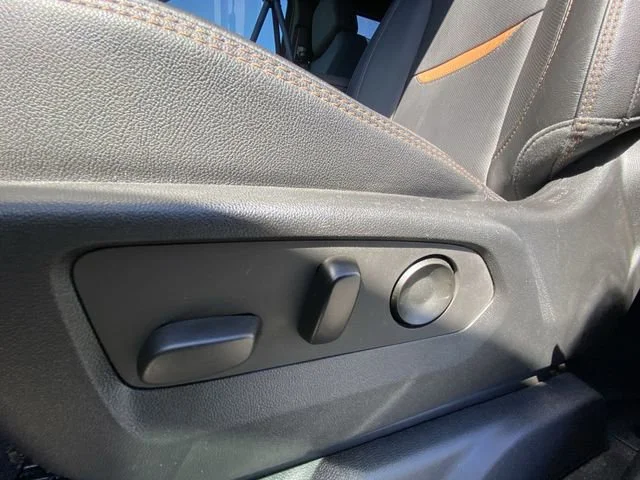 Used 2022 Summit White GMC AT4 image 12