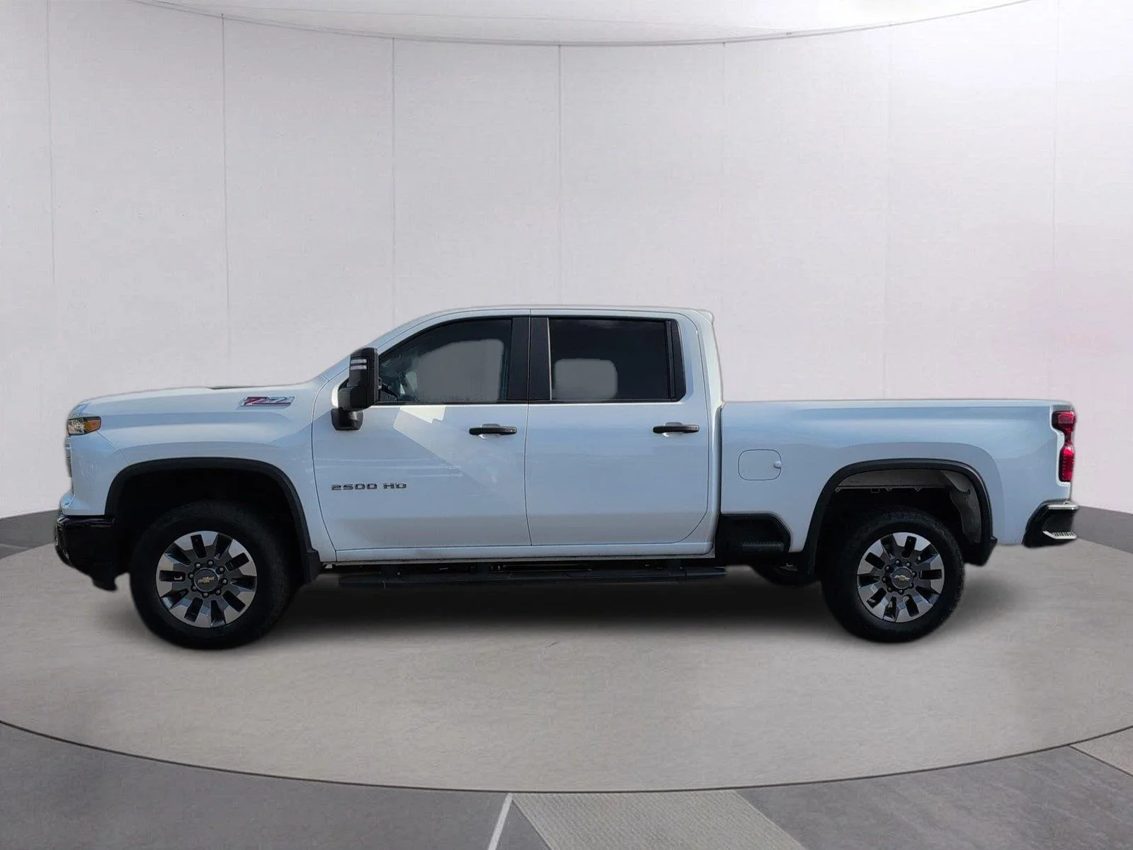 Used 2024 Summit White Chevrolet Custom image 2