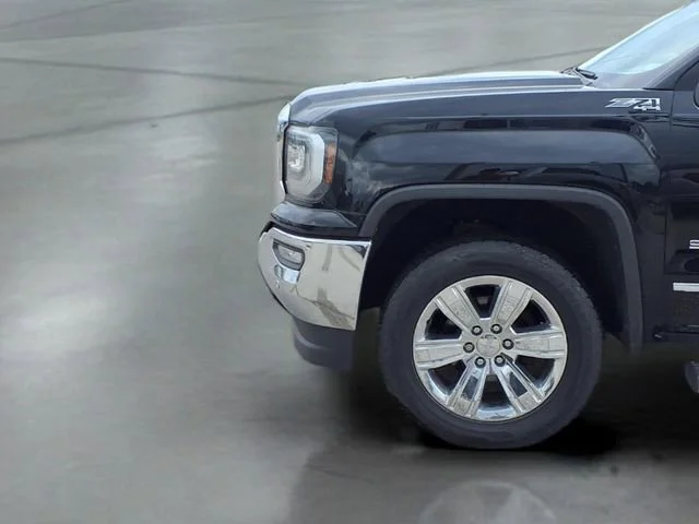 Used 2018 ONYX BLACK GMC SLT image 21