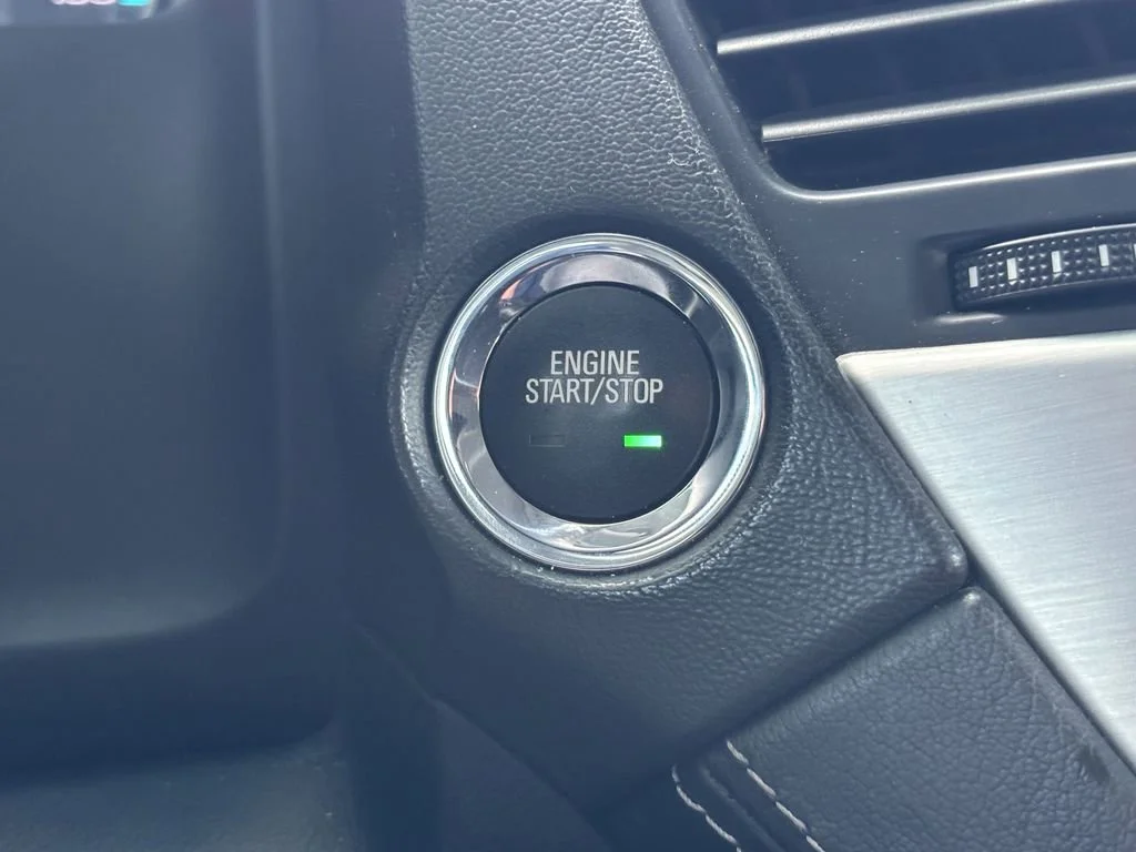 Used 2018 SUMMIT WHITE GMC SLT image 29